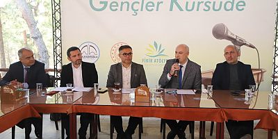 GENÇLER KÜRSÜDE” PROJESİNİN BİLGİLENDİRME TOPLANTISI GERÇEKLEŞTİ