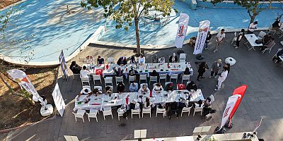 GENÇLER TASARLADI, IŞIKLAR FİLİSTİN İÇİN YANDI