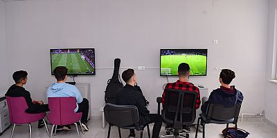 Dulkadiroğlu Belediyesi’nin hizmete sunduğu Dr. Cafer Tatlıbal Gazipaşa Gençlik Merkezi