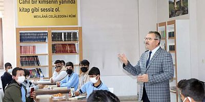GÖKSUN'DA KÜTÜPHANEDE ÇAY SİMİT  ETKİNLİĞİ VE YAZAR BULUŞMASI