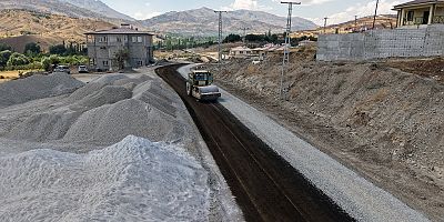GÖKSUN’DA MAHALLELERİ BİRBİRİNE BAĞLAYAN YOLA 10 MİLYON TL’LİK YATIRIM