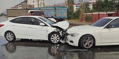 GÖKSUN’DA ZİNCİRLEME KAZA: 1 YARALI