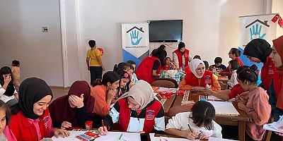GÖNÜLLÜ GENÇLİK, CUMHURİYET BAYRAMI’NDA MİNİK GÖNÜLLERE DOKUNDU