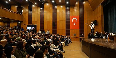 GRİ KOÇ ANLATTI, GENÇLER BÜYÜK BİR İLGİYLE DİNLEDİ