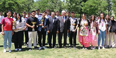 HAYDAR İKİZER LİDERLİĞİNDE PAZARCIK’TA 19 MAYIS COŞKUSU