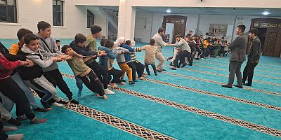 HİCRİ TAKVİM ETKİNLİĞİNDE ÖĞRENCİLER MUTLU OLDULAR.