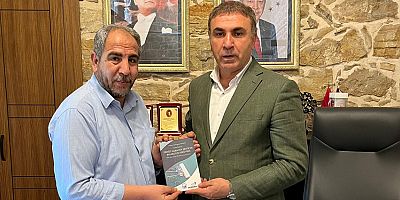 İBRAHİM SARI’DAN KÜLTÜREL HAFIZAYA KATKI: “DENİZİ OLMAYAN ŞEHİRDE BALIKÇILIK SERÜVENİ” BÜYÜKŞEHİR’E ARMAĞAN