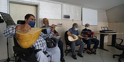 İLERİ YAŞ ATÖLYELERİ’NDE EĞİTİMLER BAŞLADI