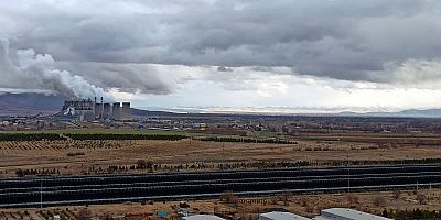 İŞ MAKİNESİ 40 METRE YÜKSEKLİKTEN AŞAĞI YUVARLANDI