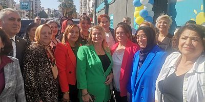 İYİ PARTİ GENEL BAŞKANI MERAL AKŞENER KAHRAMANMARAŞ’TA  ÇİÇEKLERLE KARŞILANDI