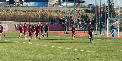 KAHRAMANMARAŞ AKEDAŞ İSTİKLALSPOR, MARDİNSPOR’A 1-0 MAĞLUP OLDU