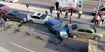 KAHRAMANMARAŞ ARSAN KAVŞAĞI ALT GEÇİDİNDE TRAFİK KAZASI
