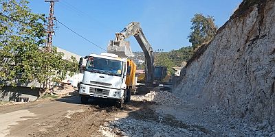 KAHRAMANMARAŞ BÜYÜKŞEHİR, AĞABEYLİ GRUP YOLU’NU GENİŞLETİYOR