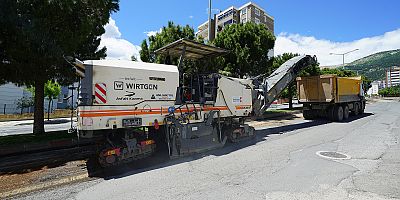KAHRAMANMARAŞ BÜYÜKŞEHIR, AHIR DAĞI CADDESI’NI ASFALTA HAZIRLIYOR