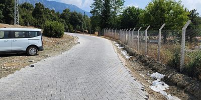KAHRAMANMARAŞ BÜYÜKŞEHİR, ANDIRIN’DA MAHALLE VE GRUP YOLLARININ ULAŞIMINI İYİLEŞTİRİYOR