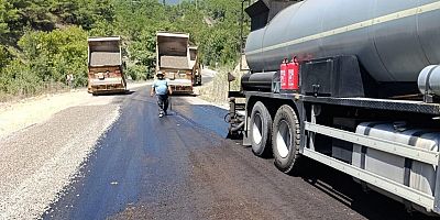 KAHRAMANMARAŞ BÜYÜKŞEHİR, ANDIRIN KIRSALINDA ULAŞIM ATAĞINI SÜRDÜRÜYOR