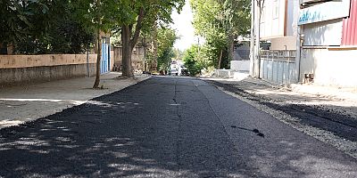 KAHRAMANMARAŞ BÜYÜKŞEHİR, BAHÇELİEVLER’İ SOKAK SOKAK, CADDE CADDE SICAK ASFALTLA BULUŞTURUYOR