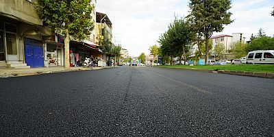 KAHRAMANMARAŞ BÜYÜKŞEHİR BAYAZITLI BULVARI’NDA ASFALT MESAİSİNİ SÜRDÜRÜ