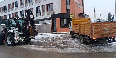 KAHRAMANMARAŞ BÜYÜKŞEHİR BELEDİYESİ’NDEN OKUL ÇEVRELERİNDE YOĞUN KIŞ MESAİSİ