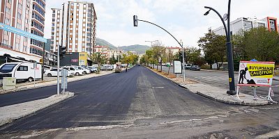 KAHRAMANMARAŞ BÜYÜKŞEHİR, BİNEVLER’DE ASFALT ATAĞINI SÜRDÜRÜYOR