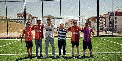 KAHRAMANMARAŞ BÜYÜKŞEHİR’DEN AFŞİN’E 3 YENİ HALI SAHA, ÇOCUKLARA YENİ OYUN ALANI