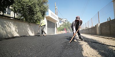 •	KAHRAMANMARAŞ BÜYÜKŞEHİR'DEN ASFALT SEFERBERLİĞİ 