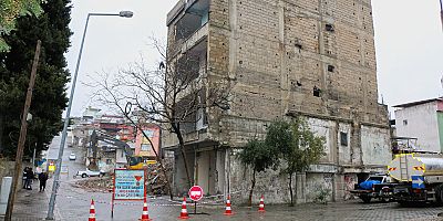 KAHRAMANMARAŞ BÜYÜKŞEHİR’DEN İSA DİVANLI’DA YOL GENİŞLETME ÇALIŞMASI