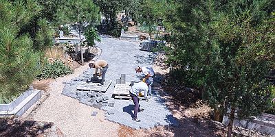 KAHRAMANMARAŞ BÜYÜKŞEHİR’DEN NURHAK’TA MEZARLIK DÜZENLEMESİ