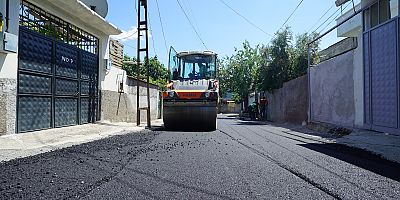 KAHRAMANMARAŞ BÜYÜKŞEHİR’DEN YAVUZ SELİM MAHALLESİ’NDE KESİNTİSİZ ASFALT MESAİSİ