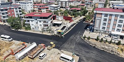 KAHRAMANMARAŞ BÜYÜKŞEHİR, DULKADİROĞLU’NDA ASFALT MESAİSİNİ KESİNTİSİZ SÜRDÜRÜYOR