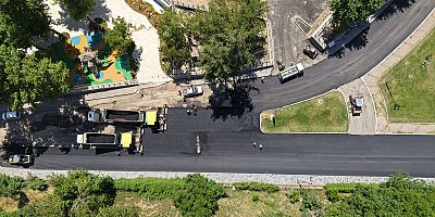 KAHRAMANMARAŞ BÜYÜKŞEHİR, DULKADİROĞLU PINARBAŞI CADDESİ’NDE ASFALT MESAİSİNE BAŞLADI