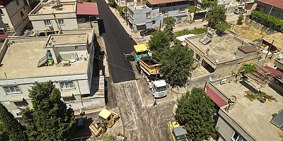 KAHRAMANMARAŞ BÜYÜKŞEHİR, DULKADİROĞLU YAVUZ SELİM MAHALLESİ’NDE ASFALT MESAİNİ DURMAKSIZIN SÜRDÜRÜYOR