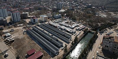 KAHRAMANMARAŞ BÜYÜKŞEHİR, ELBİSTAN’DA REZERV ALANDAKİ İŞ YERLERİ İÇİN 2 YENİ ÇARŞI KURDU