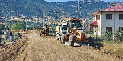 KAHRAMANMARAŞ BÜYÜKŞEHİR, GÖKSUN’DA BİR GRUP YOLUNUN DAHA STANDARDINI ARTIRIYOR