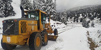 KAHRAMANMARAŞ BÜYÜKŞEHİR, GÖKSUN’DA KIŞ ŞARTLARIYLA MÜCADELESİNİ SÜRDÜRÜYOR
