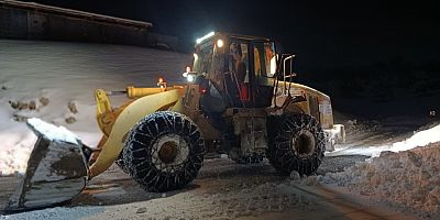 KAHRAMANMARAŞ BÜYÜKŞEHİR, GÖKSUN KIRSALINDA KAR MESAİSİNİ SÜRDÜRÜYOR