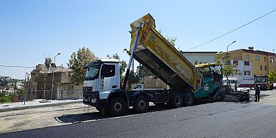 KAHRAMANMARAŞ BÜYÜKŞEHİR’İN ASFALT MESAİSİ YENİ HAFTADA 17 NOKTADA SÜRECEK
