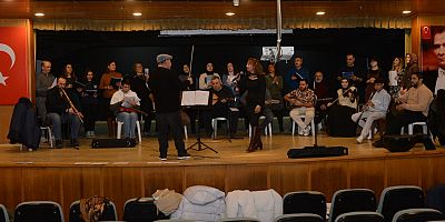 KAHRAMANMARAŞ BÜYÜKŞEHİR’İN TÜRK SANAT MÜZİĞİ KOROSU, DİNLEYİCİ KARŞISINA ÇIKMAYA HAZIRLANIYOR