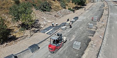 KAHRAMANMARAŞ BÜYÜKŞEHİR, NURSULTAN NAZARBAYEV BULVARI’NDA KONFOR VE ESTETİĞİ BİR ARAYA GETİRİYOR