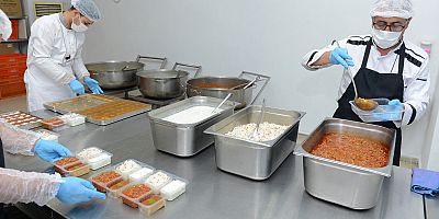 KAHRAMANMARAŞ BÜYÜKŞEHİR RAMAZAN’DA DA ULU ÇINARLARIN YANINDA