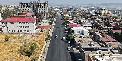 KAHRAMANMARAŞ BÜYÜKŞEHİR, ŞEYH ADİL VE GİRNE CADDELERİNİ SICAK ASFALTLA YENİLEDİ