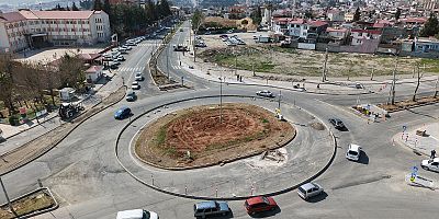 KAHRAMANMARAŞ BÜYÜKŞEHİR, SÜTÇÜ İMAM KAVŞAĞI’NDAKİ TRAFİK SORUNUNU ÇÖZÜYOR
