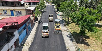 KAHRAMANMARAŞ  BÜYÜKŞEHİR, YAVUZ SELİM MAHALLESİ’NDE 3 ARTERİ DAHA SICAK ASFALTLA BULUŞTURUYOR