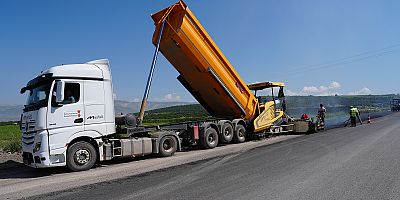 KAHRAMANMARAŞ BÜYÜKŞEHİR, YENİ HAFTADA DA 11 NOKTADA ASFALT MESAİSİNİ SÜRDÜRECEK