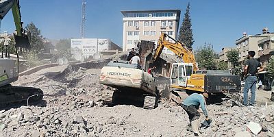 KAHRAMANMARAŞ DEPREMLERİ SONRASI 41 KİŞİ HALEN ARANIYOR