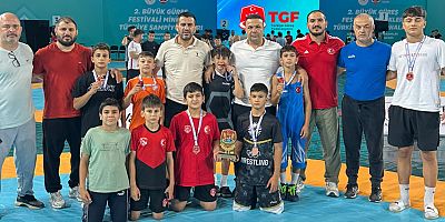 KAHRAMANMARAŞ GÜREŞTE TÜRKİYE'NİN ZİRVESİNE ÇIKTI! SEM SPORCULARINDAN 5 TÜRKİYE ŞAMPİYONLUĞU