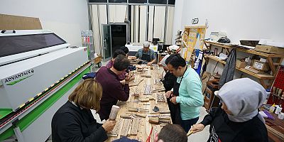 KAHRAMANMARAŞ’IN GELENEKSEL EL İŞLEME SANATI KAMEK’TE YAŞATILIYOR