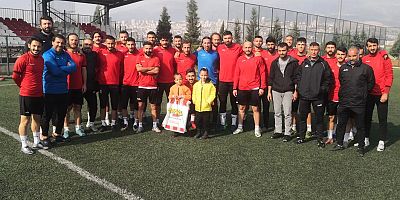 KAHRAMANMARAŞ İSTİKLALSPOR’LU OYUNCULARDAN ÖRNEK DAVRANIŞ