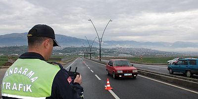 KAHRAMANMARAŞ JANDARMA UYARDI: ‘HAYATLA YARIŞILMAZ’
