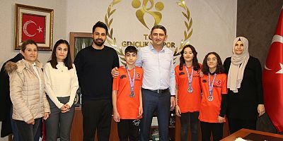 KAHRAMANMARAŞ’LI YÜZÜCÜLER 3 MADALYA  İLE DÖNDÜ